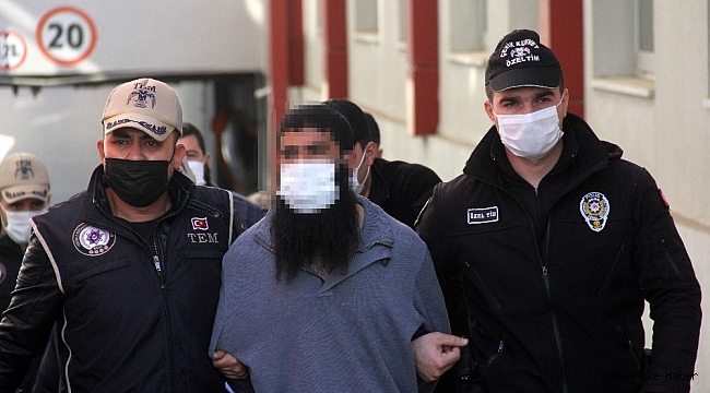 Türkiye&#039;ye kaçak yollarla giren 2 DEAŞ üyesi sınır dışı edildi