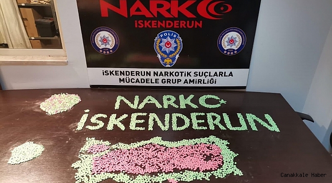 Uyuşturucu haplar duvarın içinden çıktı