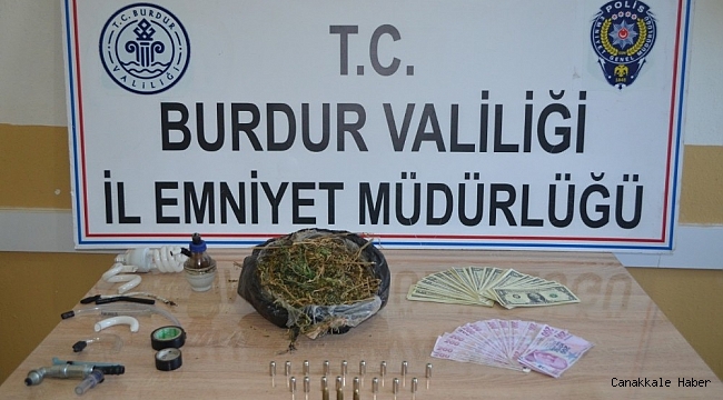 Uyuşturucuyu banknotlara sarıp satan zehir taciri yakalandı