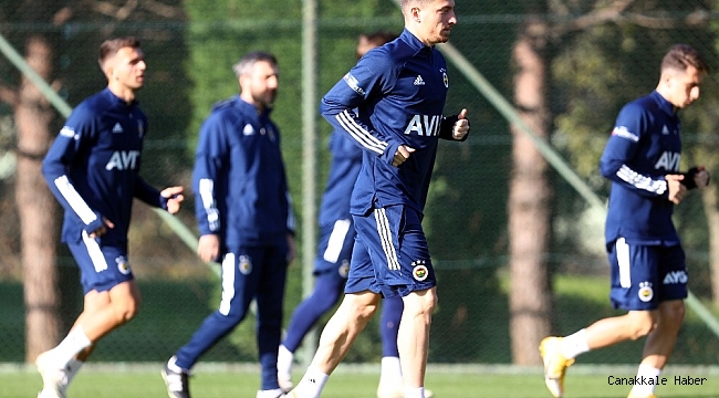 Valencia ve Sinan Gümüş takımla çalışmalara başladı