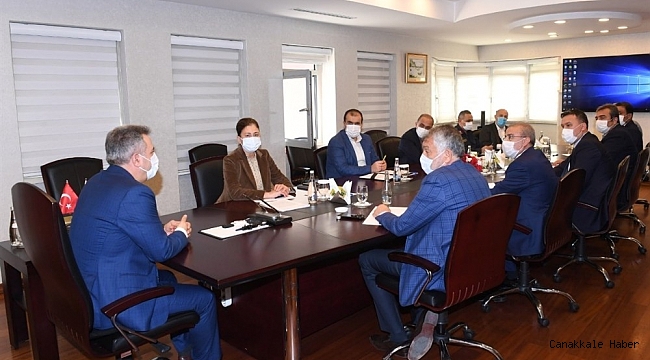 Vali Elban: &quot;Kurallara uymalıyız&quot;