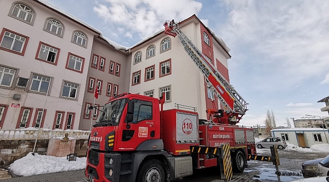 Van Büyükşehir Belediyesi itfaiyesi 2020&#039;de 10 bin vakaya müdahale etti