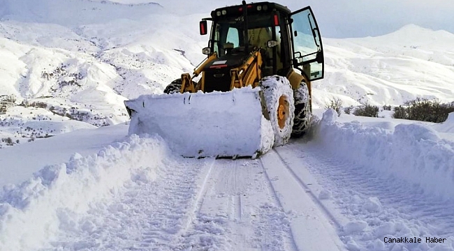 Van Büyükşehir Belediyesi karla mücadelesini sürdürüyor