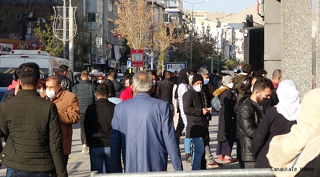 Van&#039;da sokağa çıkma kısıtlaması öncesi yoğunluk