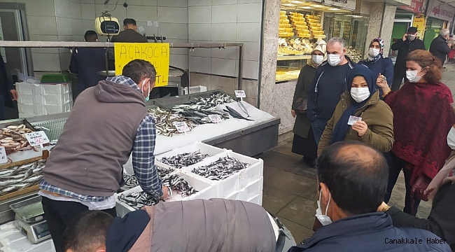 Vatandaşlar hafta sonu kısıtlaması öncesi balıkçılara akın etti