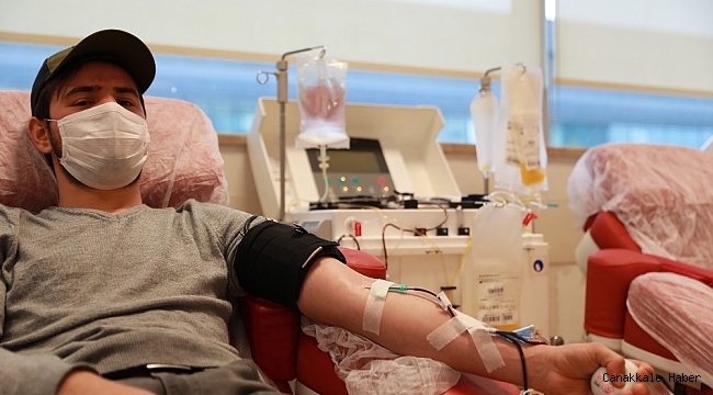 Vatandaşlar hafta sonu kısıtlamasına rağmen kan merkezlerine akın etti