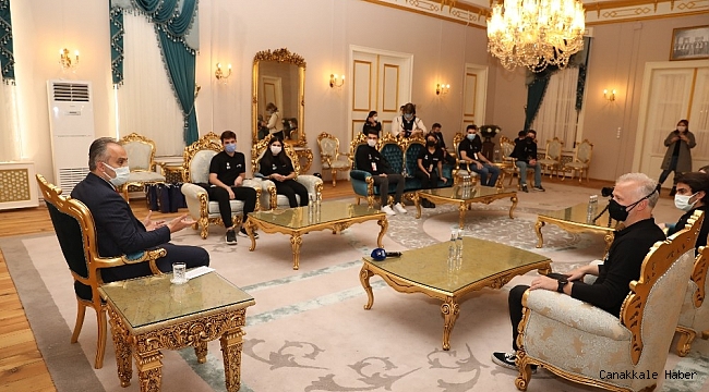 Vlogger akademide sertifika heyecanı