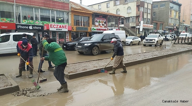 Yağışlardan sonra oluşan çamur temizlendi