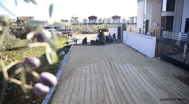 Yalınlı Mahallesine parke yol