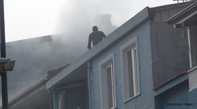 Yangın mahalleyi sokağa döktü