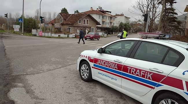 Yayalara yol vermeyen araç sürücülerine ceza yağdı