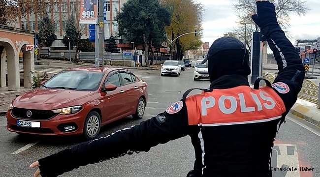 Yemek yemeğe çıktılar, ceza yediler