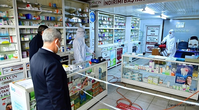 Yeşilyurt Belediyesi eczaneleri dezenfekte ediyor