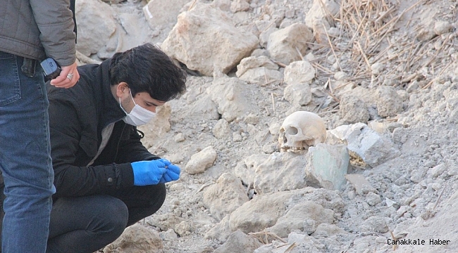 Yıkılmış metruk evin hafriyat temizliği sırasında insan kafatası bulundu