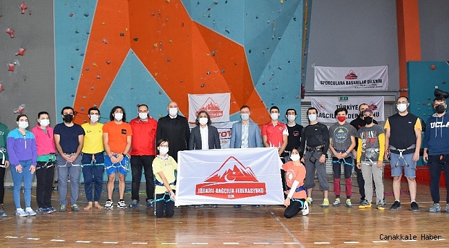 Yomra Cimnastik Spor Kompleksinde yapılan tırmanma duvarında şampiyonlar yetişiyor