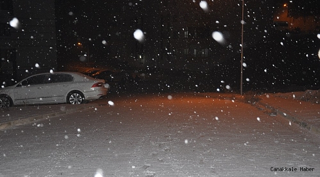 Yüksekova&#039;da kar yağışı başladı