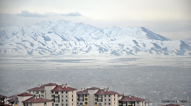Yüksekova&#039;da karlı dağların güzelliği