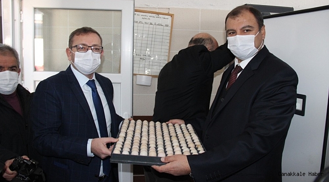 2021 yılının ilk keklik yumurtaları kuluçka makinesine girdi