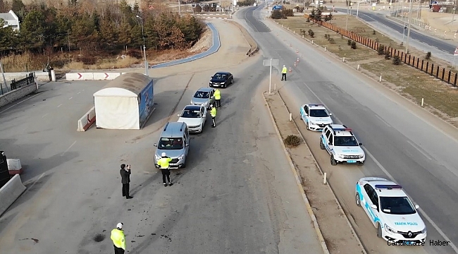 43 ilin geçiş noktasında &#039;kısıtlama&#039; denetimi: Sürücüler tedbirlerden memnun