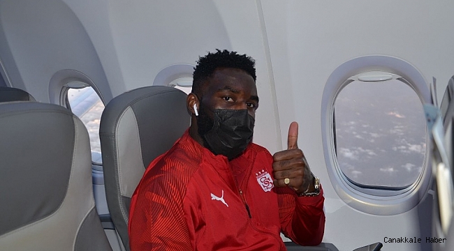 Aaron Appindangoye Sivasspor ile sözleşme uzattı