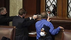 ABD Başkanı Donald Trump destekçileri Washington DC'de Kongre binasını bastı.