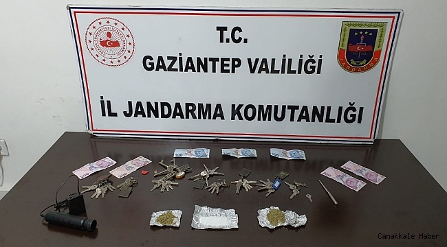 Acemi hırsıza suçüştü