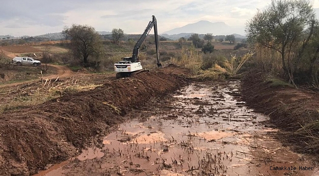 Alahıdır&#039;da 3,5 kilometre dere temizliği yapıldı