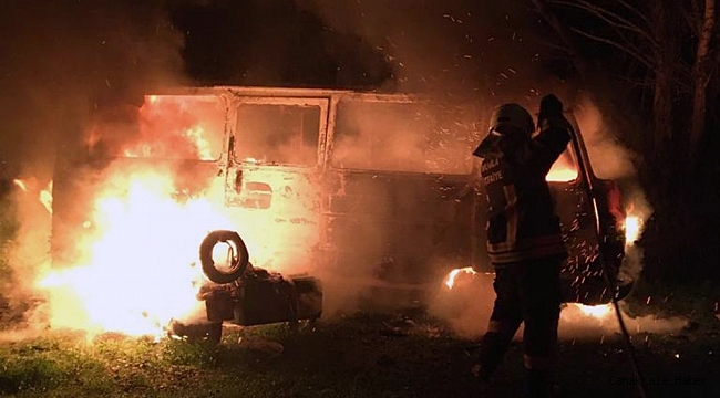 Araç ile birlikte yandı