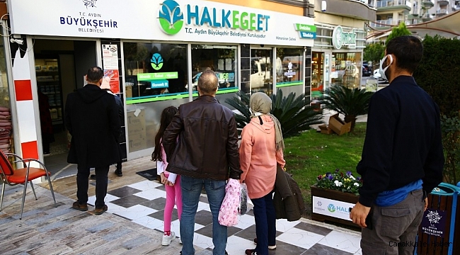 Aydınlılar Halk Ege Et'e ilgi gösteriyor