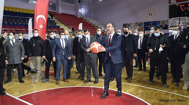 Bakan Kasapoğlu: &quot;Bizim temel felsefemiz, gençler neredeyse biz oradayız&quot;