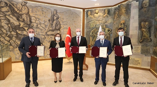 Bakan Selçuk'tan Tahmazoğlu'na teşekkür belgesi