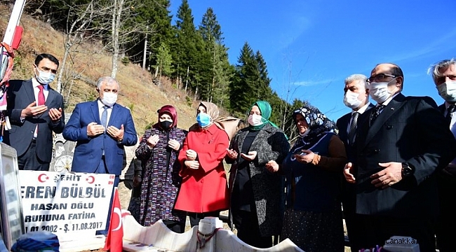 Bakan Zehra Zümrüt Selçuk şehit Eren Bülbül'ün mezarını ziyaret etti
