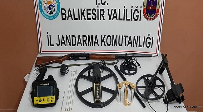 Balıkesir&#039;de izinsiz kazıda 3 lahit ele geçirildi