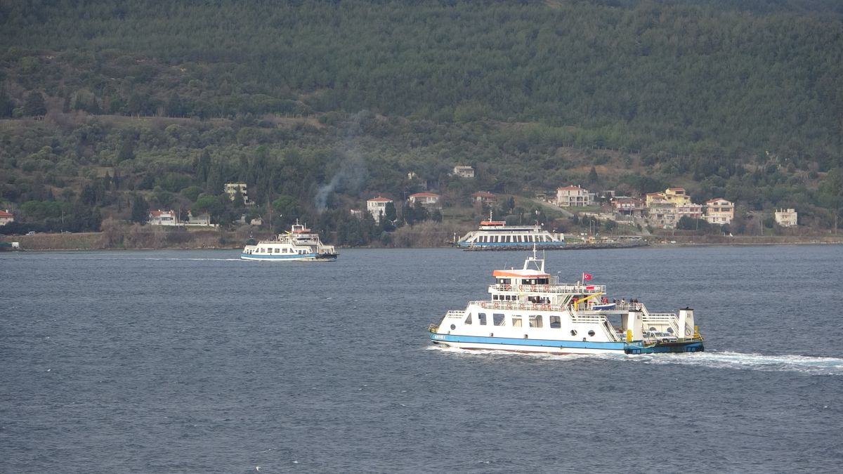 Bazı Bozcaada feribot seferleri iptal