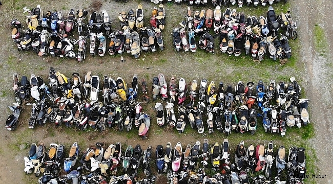 Binlerce motosiklet, yüzlerce tekne çürümeye terk edildi