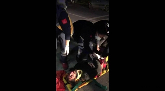 Bodrum&#039;da yolun karşısına geçmeye çalışan gence otomobil çarptı: 1 ağır yaralı