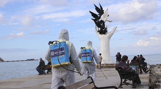 Büyükşehir Belediyesi, Kuşadası'nda dezenfekte çalışması yaptı