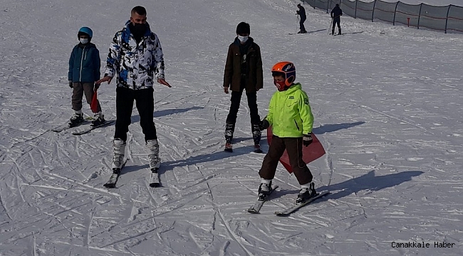 Çaldıran Belediyesi geleceğin milli kayakçılarını yetiştiriyor