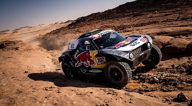 Dakar Rallisi'nde beşinci günde kazanan Giniel De Villiers