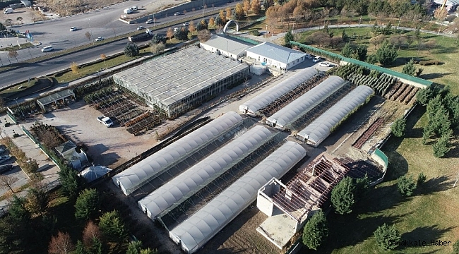 Dört mevsim güzelliğine doyulmayan Sincan Sera Park