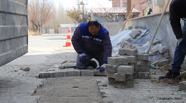 Erzincan&#039;da yol bakım ve onarım çalışmaları devam ediyor