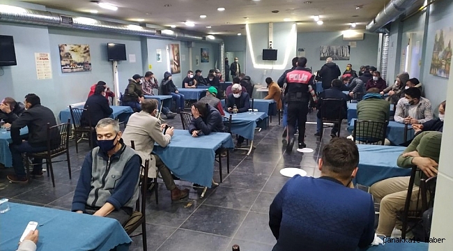 Eskişehir&#039;de tedbirleri ihlal edip kumar oynayan 65 kişiye 291 bin 590 lira ceza