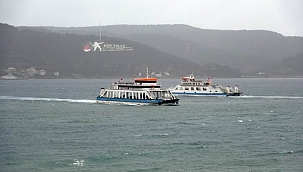 Gelibolu-Lapseki feribot seferlerine fırtına engeli