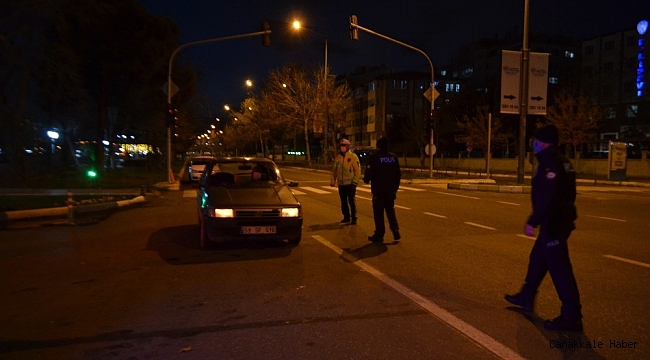 İnsanların çekildiği sokaklar onlara emanet