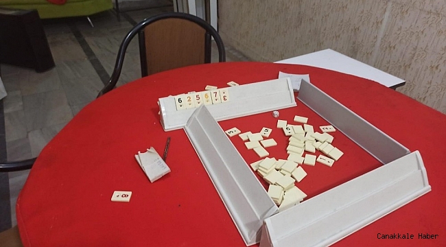 İş yerinde alkol alarak kumar oynarken yakalandılar