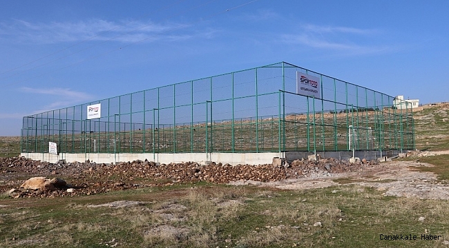 Karaköprü'de sentetik çim saha hizmete girdi