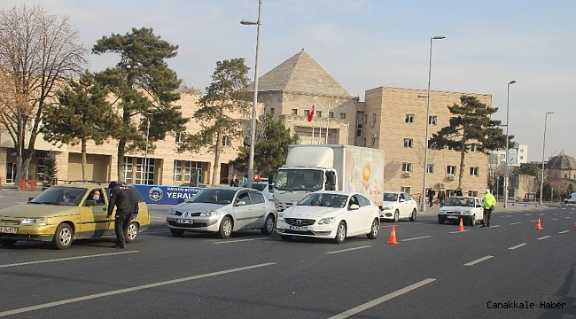 Kayseri'de polis ekiplerinin denetimleri sürüyor