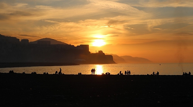 Kısıtlamada evde kalan Zonguldaklılar sahillere akın etti