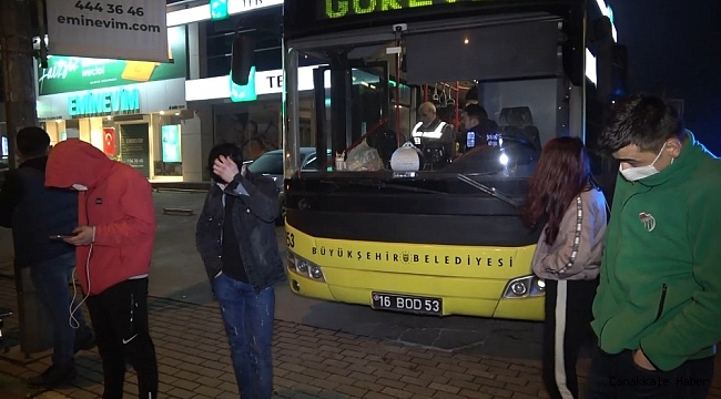 Kısıtlamayı delip minibüsle gezdiler, &#039;Uyuşturucu satmaya çıktık&#039; dediler