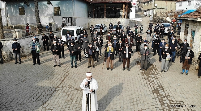 Kuraklık baş gösterdi, köylüler yağmur duasına çıktı